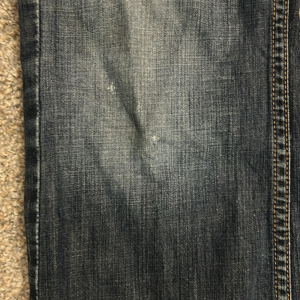 Men’s jeans imperfections in pictures - Picture 3 of 6